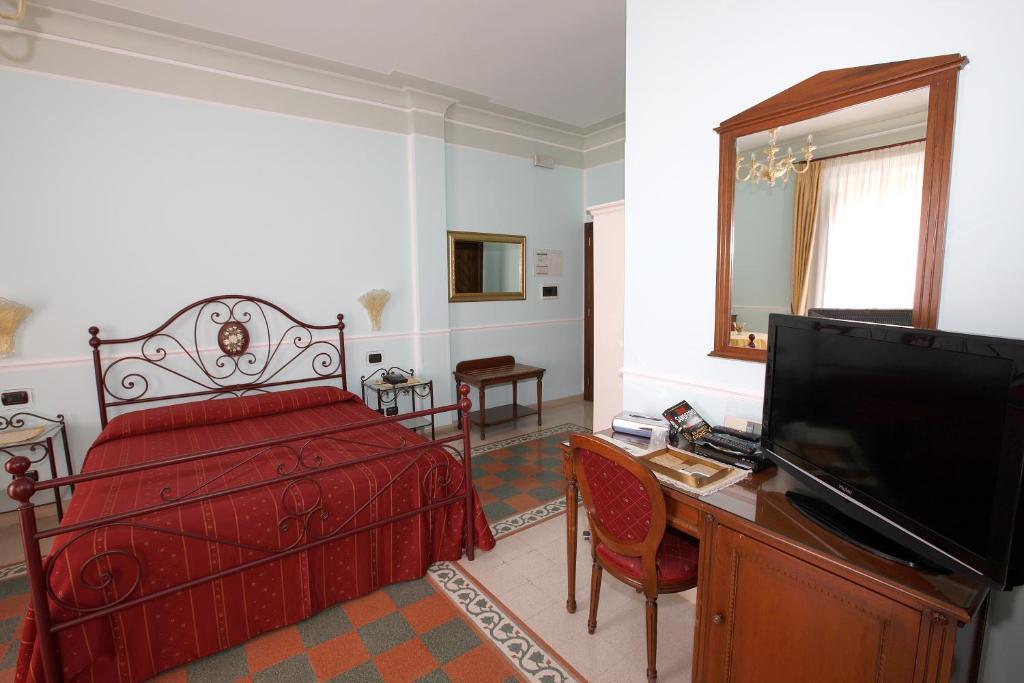 Hotel Palazzo Krataiis سيلا الغرفة الصورة